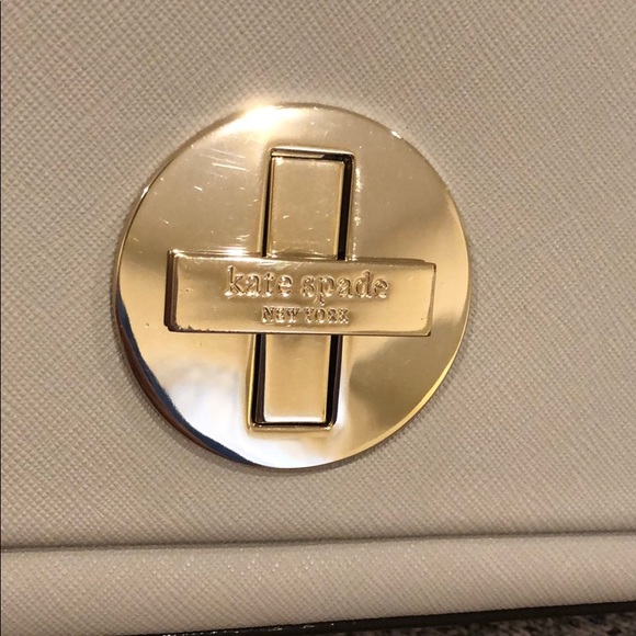 KATE SPADE: Crossbody - Picture 3 of 10